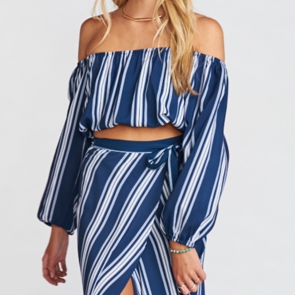 Show Me Your MuMu Off Should Crop Top